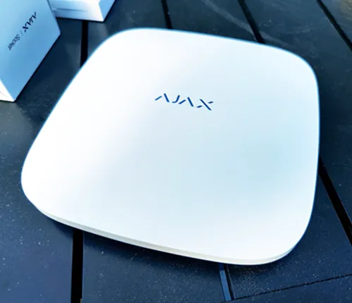 Equipements pros alarme entreprise Ajax par integraphone